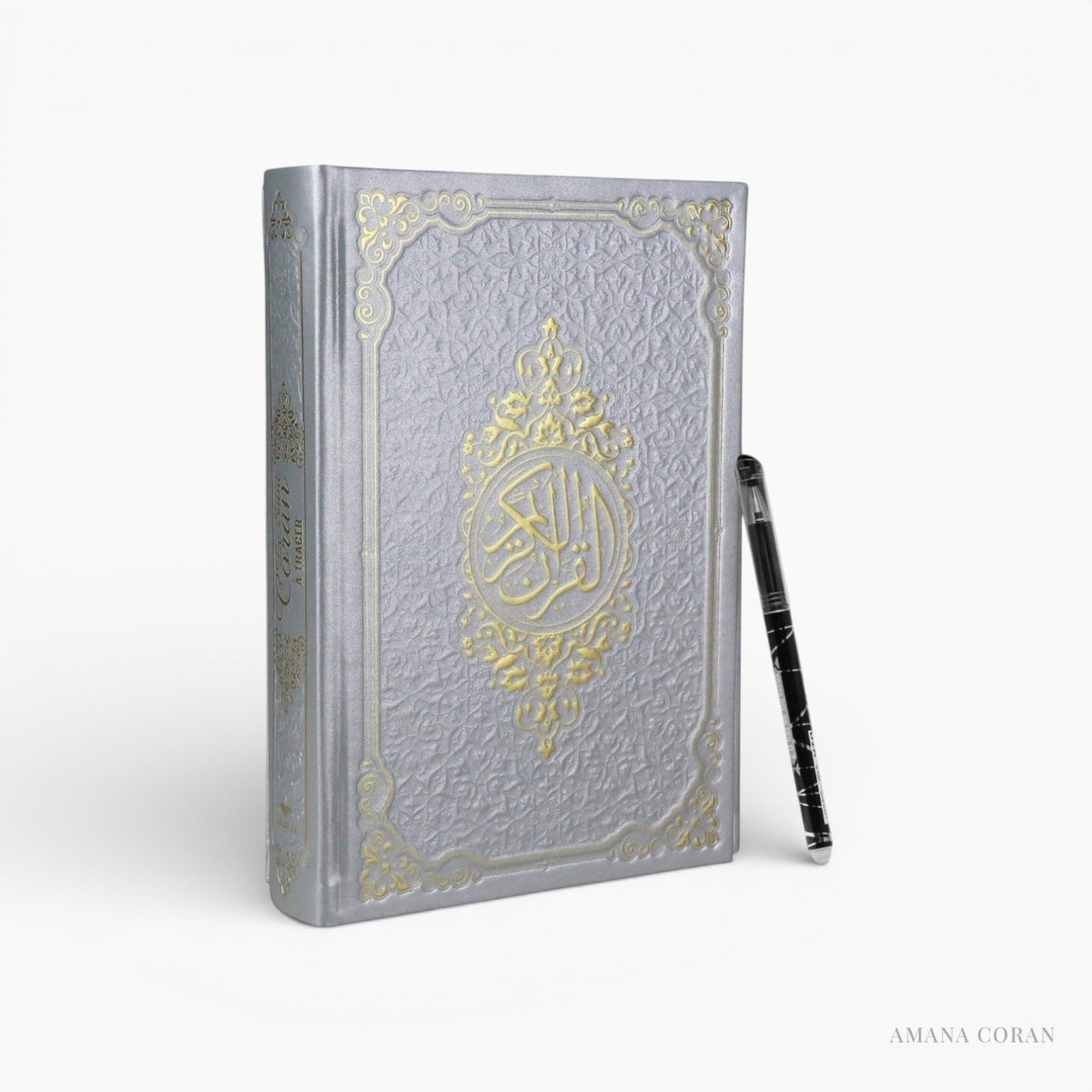 Coran à tracer, couverture argentée avec médaillon calligraphié